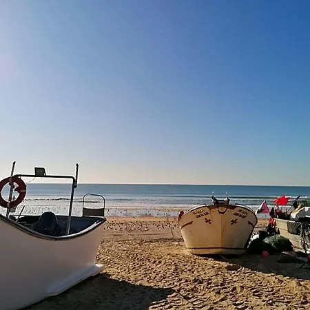 Fonte Da Telha Cliff House -