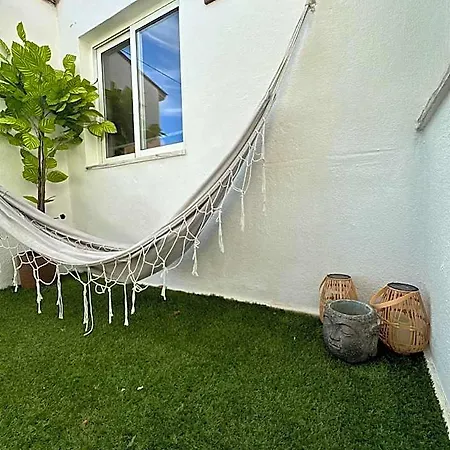 Fonte Da Telha Cliff House -